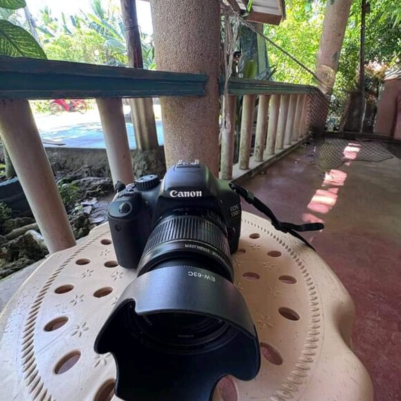 CAMERAS - Picture 3 of 5